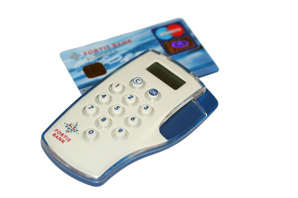A secure internet banking device and bank card